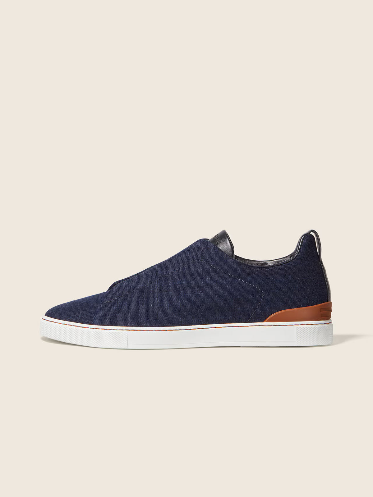 Baskets pour homme en  daim à triple couture